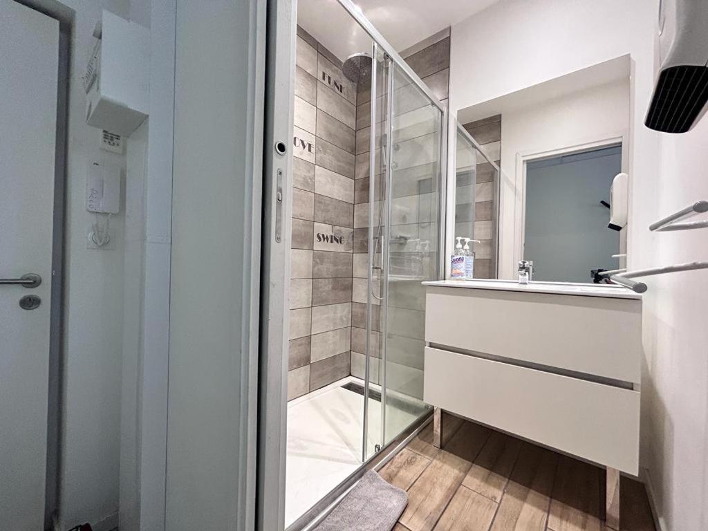 Tour D'Auvergne - Appartements En Plein Centre Ville, Proche De La Cathedrale Et De La Place De Jaude Clermont-Ferrand Luaran gambar