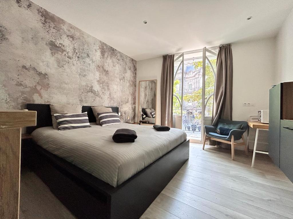 Tour D'Auvergne - Appartements En Plein Centre Ville, Proche De La Cathedrale Et De La Place De Jaude Clermont-Ferrand Luaran gambar