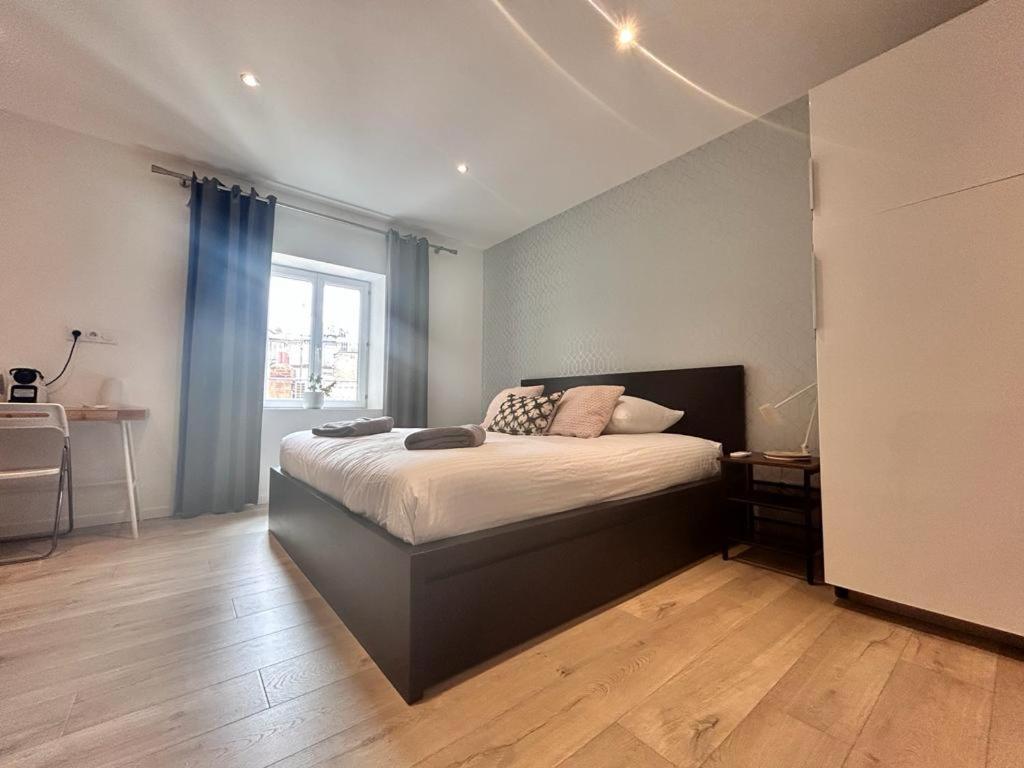 Tour D'Auvergne - Appartements En Plein Centre Ville, Proche De La Cathedrale Et De La Place De Jaude Clermont-Ferrand Luaran gambar