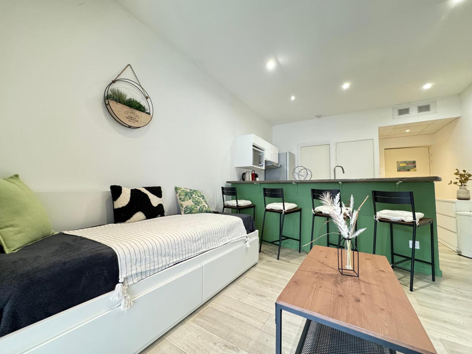 Tour D'Auvergne - Appartements En Plein Centre Ville, Proche De La Cathedrale Et De La Place De Jaude Clermont-Ferrand Luaran gambar