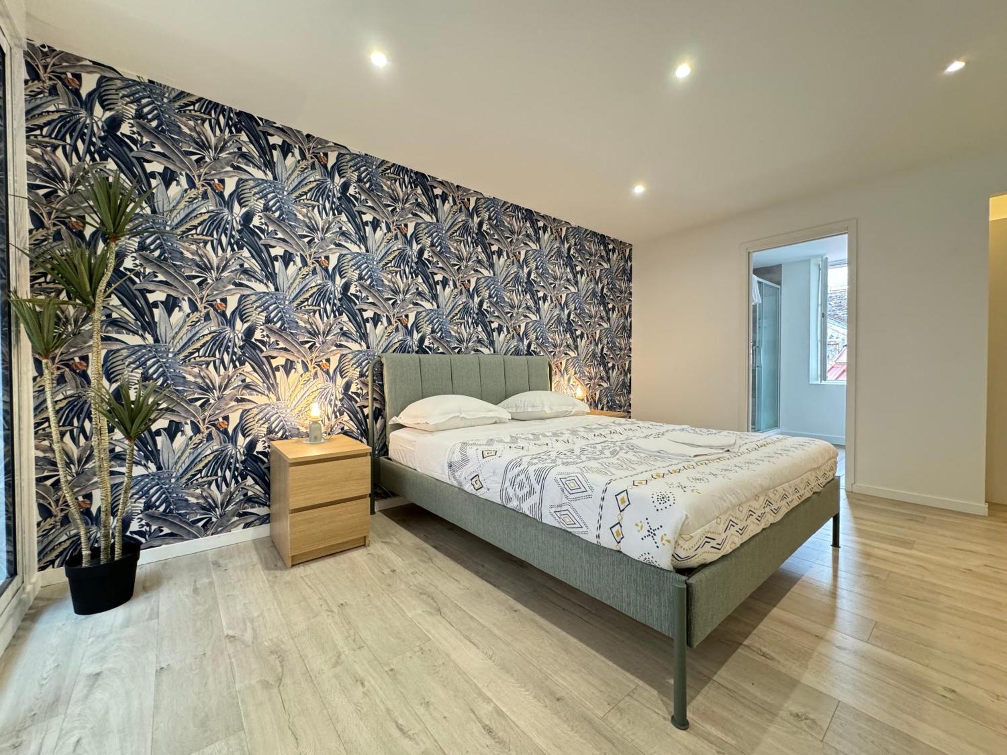 Tour D'Auvergne - Appartements En Plein Centre Ville, Proche De La Cathedrale Et De La Place De Jaude Clermont-Ferrand Luaran gambar