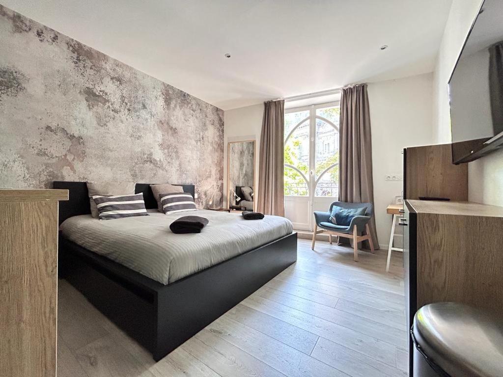 Tour D'Auvergne - Appartements En Plein Centre Ville, Proche De La Cathedrale Et De La Place De Jaude Clermont-Ferrand Luaran gambar